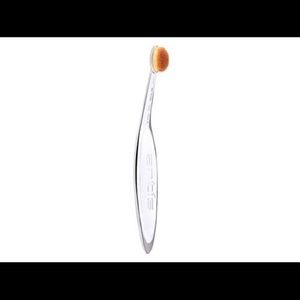Artis Elite Oval 3 Makeup Brush